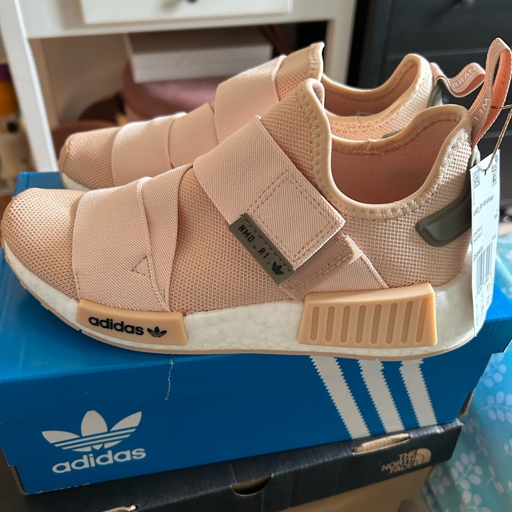 NIB Adidas NMD_R1 Sneakers women size 5.5